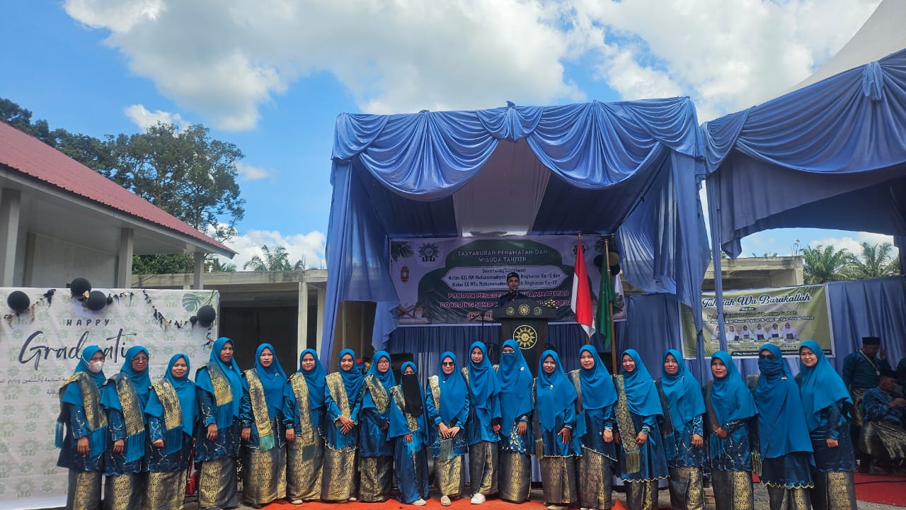 Tasyakuran penamatan dan wisuda tahfiz